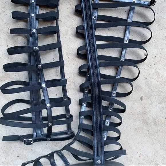 Stuart Weitzman Gladiator Sandals Black Leather With Box - 8.5 - Picture 8 of 16